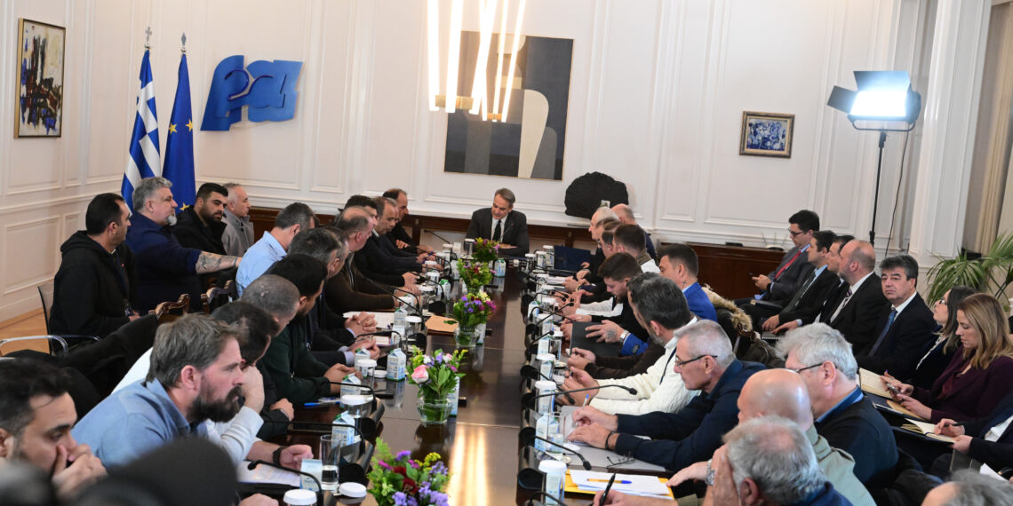 Συνάντηση Κ. Μητσοτάκη-αγροτών: Δεν αλλάζει το βασικό πλαίσιο – Τι συζητήθηκε