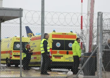 Επέστρεψαν στην Ελλάδα οι δύο τραυματίες οπαδοί του ΠΑΟΚ – Θα μεταφερθούν στο «Παπαγεωργίου»