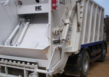 Θεσσαλονίκη: Οδηγός απορριμματοφόρου κατήγγειλε δύο άτομα ότι τον χτύπησαν και του απάντησαν… ομοίως