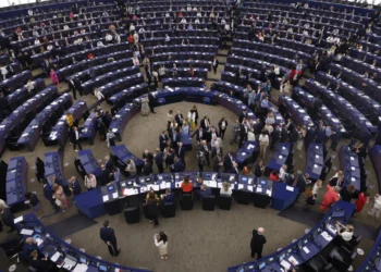 Το Ευρωπαϊκό Κοινοβούλιο «παγώνει» την επικύρωση της εμπορικής συμφωνίας ΕΕ-ΗΠΑ