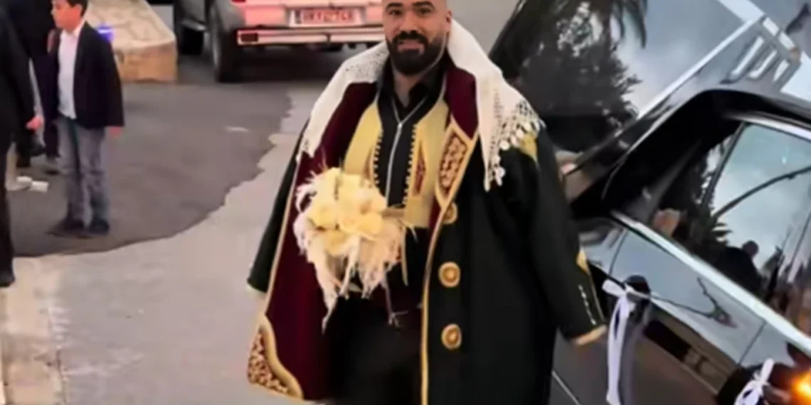 Έκανε την διαφορά! Άνδρας πήγε να παντρευτεί με νεκροφόρα (video)