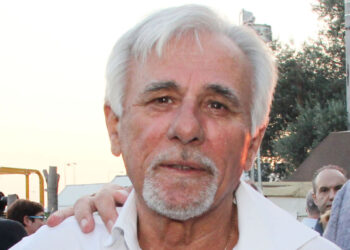 Πέθανε ο δημοσιογράφος Σπύρος Καρατζαφέρης