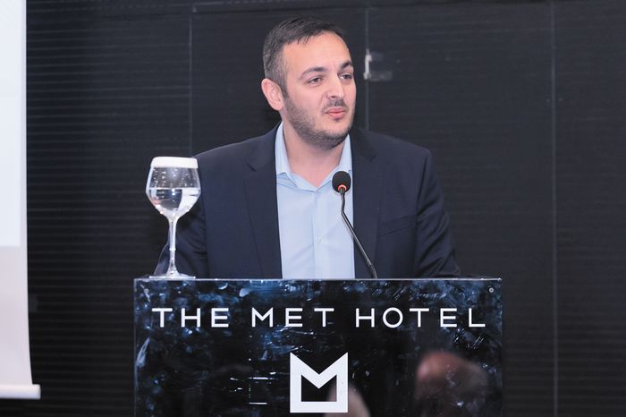 Ο Παντελής που έφερε χαμόγελα στις γειτονιές