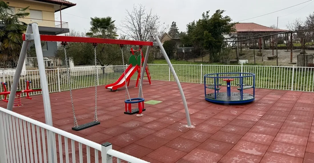 Νέα παιδική χαρά στη Λεπτοκαρυά από τον Δήμο Πέλλας
