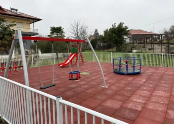 Νέα παιδική χαρά στη Λεπτοκαρυά από τον Δήμο Πέλλας