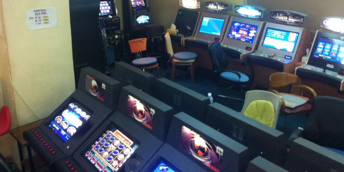 Συνελήφθησαν πέντε άτομα για «φρουτάκια» στη Θεσσαλονίκη