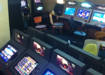 Συνελήφθησαν πέντε άτομα για «φρουτάκια» στη Θεσσαλονίκη