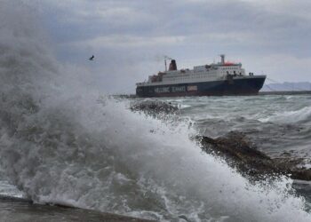 Ισχυροί άνεμοι δυσχεραίνουν τα ακτοπλοϊκά δρομολόγια