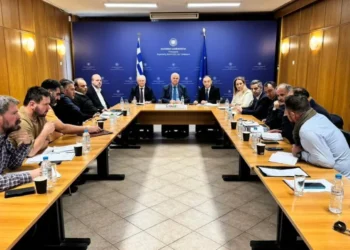 Τσιάρας σε εκπροσώπους των αγροτικών μπλόκων: Η κυβέρνηση έκανε τα βήματα που όφειλε να κάνει