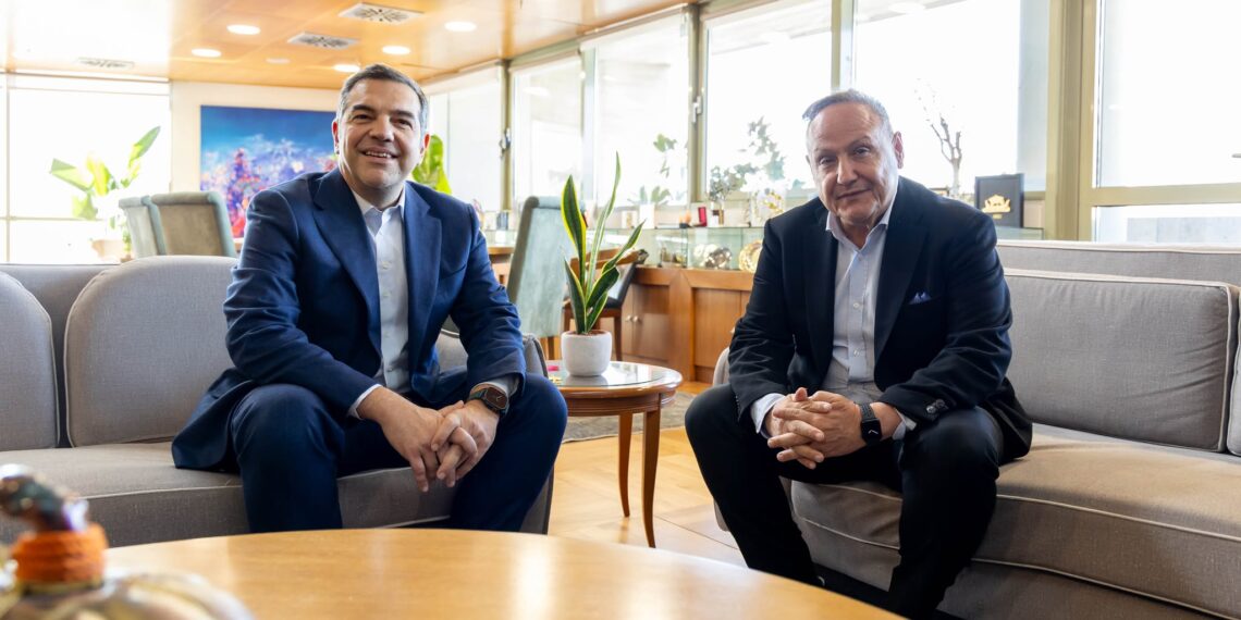 Τι είπαν Αγγελούδης – Τσίπρας και το δώρο του δημάρχου