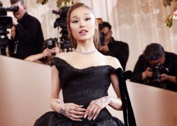 Η Αριάνα Γκράντε και ο Τζόναθαν Μπέιλι από το «Wicked» στο «Sunday in the Park With George»;