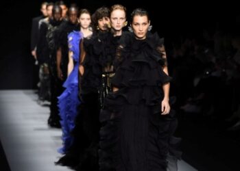 Ο ιταλικός οίκος Alberta Ferretti ανοίγει την Εβδομάδα Μόδας του Ντουμπάι