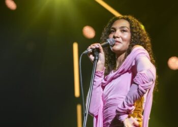 Brit Awards 2026: Η Olivia Dean και η Lola Young κυριαρχούν στις υποψηφιότητες