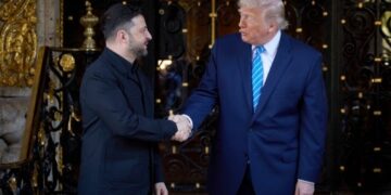 Τραμπ για συνάντηση με Ζελένσκι: Ο πόλεμος στην Ουκρανία πρέπει να τελειώσει