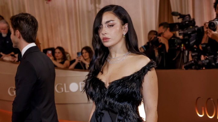 Charli xcx: Η κινηματογραφική της καταξίωση στο Σάντανς και το «αντίο» στο Brat