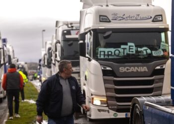 Βόρεια Μακεδονία: Αποκλεισμός συνόρων για τα φορτηγά από τους μεταφορείς της χώρας, που διαμαρτύρονται για το νέο σύστημα εισόδου/εξόδου στην ΕΕ