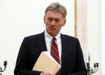 Το Κρεμλίνο λέει ότι η Ρωσία έχει επαναλάβει την πρόσκληση της προς τον Ζελέσνκι να έρθει στη Μόσχα για συνομιλίες