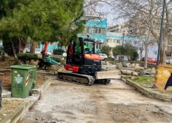 Εκατοντάδες κατεστραμμένα πεζοδρόμια επιδιορθώνονται από τον Φεβρουάριο στον Δήμο Θεσσαλονίκης