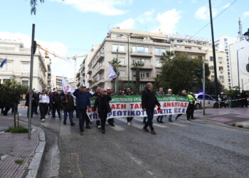 Πορεία των εργαζομένων του τουρισμού και του επισιτισμού προς το Μέγαρο Μαξίμου (photo)