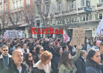 Τέμπη: Μια λαοθάλασσα κραυγάζει «δε ξεχνάμε, δε συγχωρούμε» στη Θεσσαλονίκη (ΦΩΤΟ+Video)