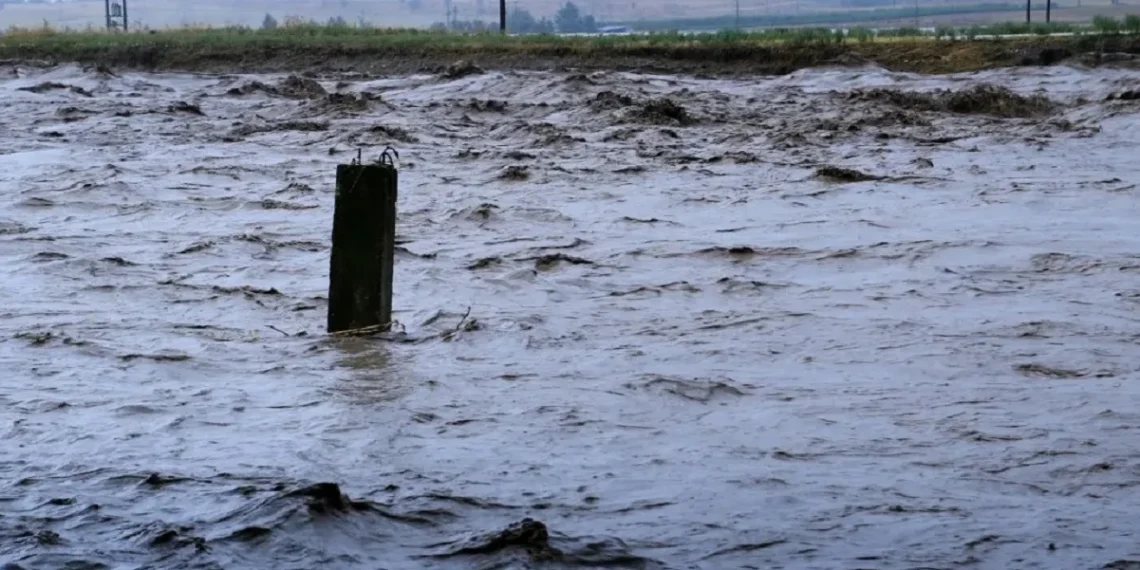 «Συναγερμός» στον Έβρο για τις πλημμύρες – Η στάθμη του νερού ξεπέρασε το όριο
