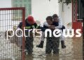 Πυροσβέστες στον Πύργο μετέφεραν στα χέρια οικογένεια από πλημμυρισμένο σπίτι (video)