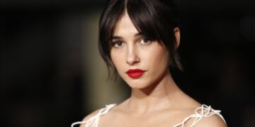 Ο καλλιτέχνης και συγγραφέας Άντριου Νόρμαν Γουίλσον σκηνοθέτησε μουσικό βίντεο της Ναόμι Σκοτ