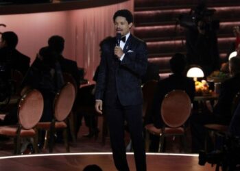 Ο Τραμπ απείλησε να μηνύσει τον Τρέβορ Νόα για σχόλια που έκανε στην τελετή Grammy