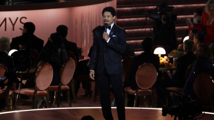 Ο Τραμπ απείλησε να μηνύσει τον Τρέβορ Νόα για σχόλια που έκανε στην τελετή Grammy