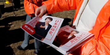 Η “Σαναμανία” που έχει καταλάβει τους νεότερους ψηφοφόρους ίσως χαρίσει μια εντυπωσιακή νίκη στην Σαναέ Τακαΐτσι στις εκλογές της Κυριακής