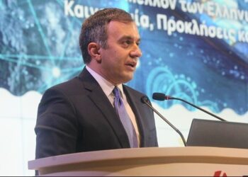 Χατζηβασιλείου: Καμία απόκλιση από τις εθνικές θέσεις