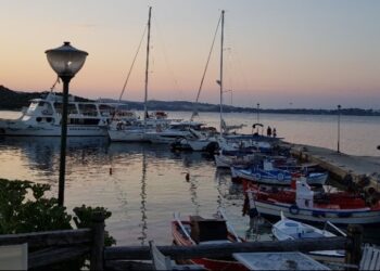 Συντομότερη παραμονή, αλλά μεγαλύτερη ημερήσια δαπάνη από τουρίστες στην Ελλάδα