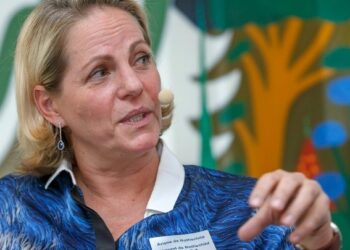 Η διευθύνουσα σύμβουλος ελβετικής τράπεζας ντε Ροτσίλντ είχε επί σειρά ετών αλληλογραφία με τον Έπστιν