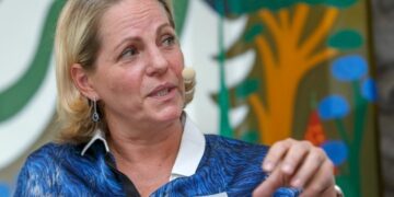 Η διευθύνουσα σύμβουλος ελβετικής τράπεζας ντε Ροτσίλντ είχε επί σειρά ετών αλληλογραφία με τον Έπστιν