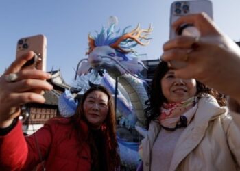 Κίνα: Σε πλήρη εξέλιξη βρίσκονται οι εμπορικές προετοιμασίες για την υποδοχή του Έτους του Αλόγου στις 17 Φεβρουαρίου