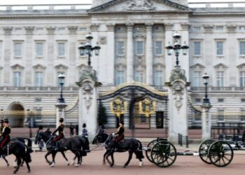 Το Μπάκιγχαμ θα συνεργαστεί με την αστυνομία, αν το ζητήσει, στην έρευνα για τον πρώην πρίγκιπα Άντριου