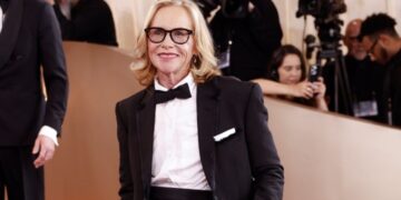 Τιμητικό βραβείο στην Έιμι Μάντιγκαν για τη μεταμόρφωσή της στο «Weapons»