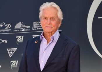 Ο Μάικλ Ντάγκλας θα κυκλοφορήσει τα απομνημονεύματά του τον Οκτώβριο