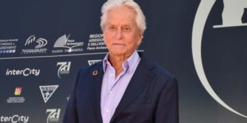 Ο Μάικλ Ντάγκλας θα κυκλοφορήσει τα απομνημονεύματά του τον Οκτώβριο