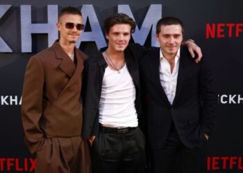 Ο Κρουζ Μπέκαμ ελπίζει να φέρει «χαμόγελο στα πρόσωπα των ανθρώπων» με τη μουσική του