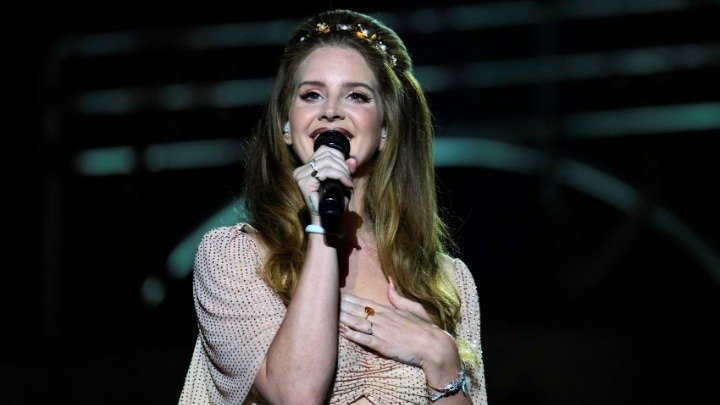 «White Feather Hawk Tail Deer Hunter»: Το νέο τραγούδι της Lana Del Rey