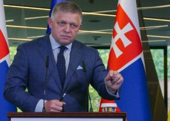 Η Σλοβακία απειλεί την Ουκρανία με αντίποινα αν δεν επαναλειτουργήσει ο πετρελαιαγωγός Ντρούζμπα