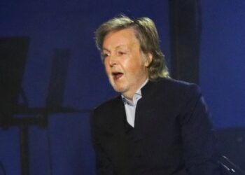 Ο Πολ Μέσκαλ παρακολούθησε σε ειδική προβολή το νέο ντοκιμαντέρ του Πολ ΜακΚάρτνεϊ