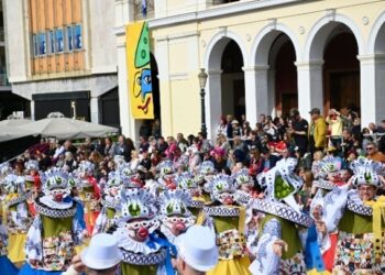 Πάτρα: Κορυφώνονται οι καρναβαλικές εκδηλώσεις με τις δύο μεγάλες παρελάσεις και τη συμμετοχή 50.000 καρναβαλιστών