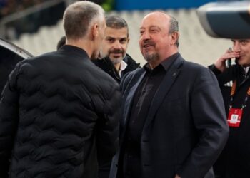 Μπενίτεθ: «Να αλλάξουμε προσέγγιση στο πρωτάθλημα»