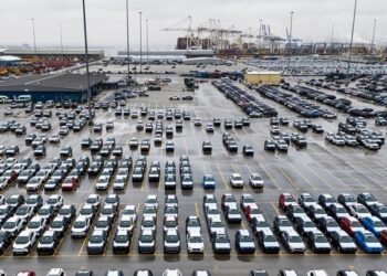 ΗΠΑ: Σταματά αύριο η είσπραξη δασμών που κρίθηκαν παράνομοι από το Ανώτατο Δικαστήριο