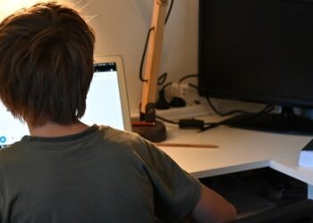 Γερμανία: Αποχή από τα μέσα κοινωνικής δικτύωσης για 1.400 μαθητές Δημοτικού