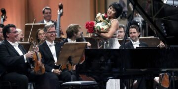 Η πιανίστρια Γιούτζα Γουάνγκ κατηγορεί παρουσιαστή του BBC Radio 3 για μισογυνιστικό εκφοβισμό