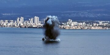 Το Ιράν εκτοξεύει πυραύλους εναντίων του Ισραήλ: Έκλεισαν σχολεία και απαγορεύτηκαν συγκεντρώσεις