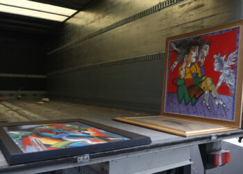 Συνελήφθη ο τηλε-γκαλερίστας Γιώργος Τσαγκαράκης μετά από έφοδο της ΕΛΑΣ σε αποθήκη του (βίντεο)